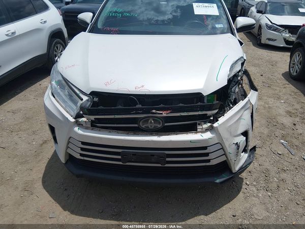 2018 TOYOTA HIGHLANDER LE