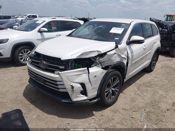 2018 TOYOTA HIGHLANDER LE