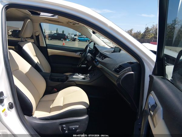 2017 LEXUS CT 200H