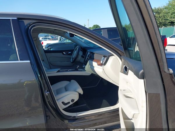 2020 VOLVO XC60 T5 INSCRIPTION