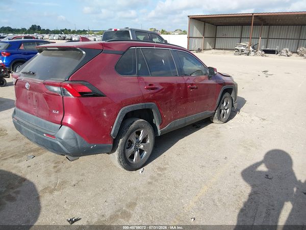 2022 TOYOTA RAV4 XLE