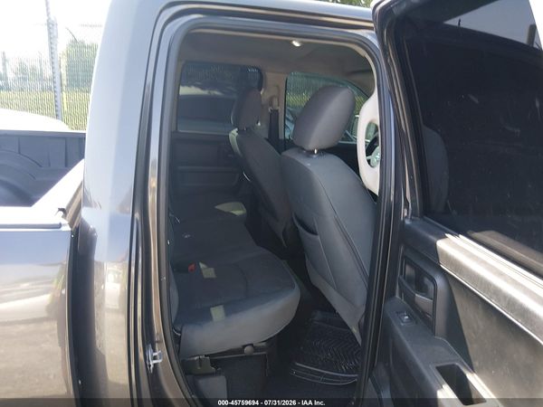 2016 RAM 1500 SLT