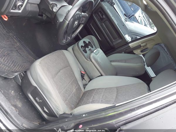 2016 RAM 1500 SLT