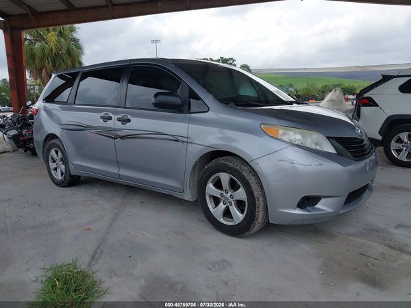 2017 TOYOTA SIENNA L 7 PASSENGER — I1