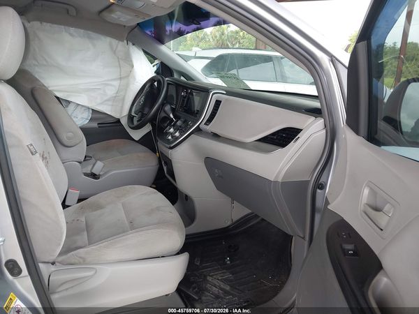 2017 TOYOTA SIENNA L 7 PASSENGER — I5