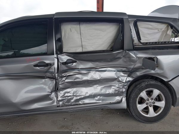 2017 TOYOTA SIENNA L 7 PASSENGER — I6