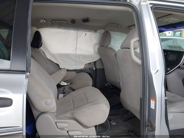 2017 TOYOTA SIENNA L 7 PASSENGER — I8