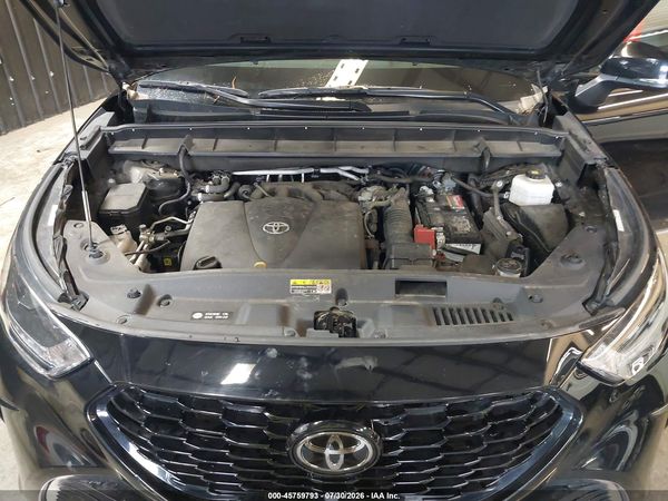 2022 TOYOTA HIGHLANDER XSE