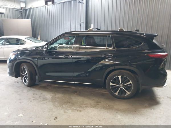 2022 TOYOTA HIGHLANDER