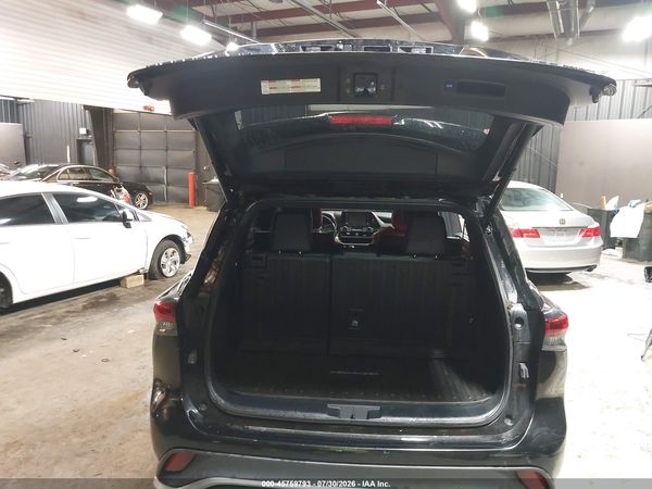 2022 TOYOTA HIGHLANDER XSE