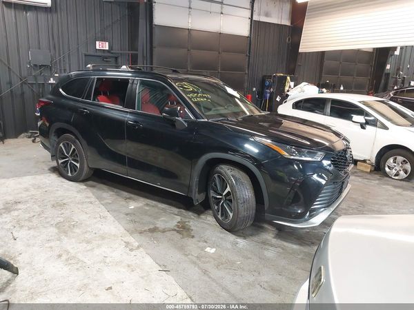 2022 TOYOTA HIGHLANDER XSE