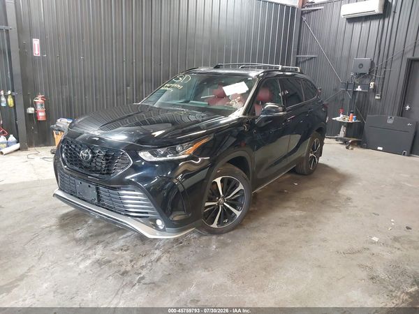2022 TOYOTA HIGHLANDER XSE