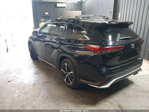 2022 TOYOTA HIGHLANDER XSE