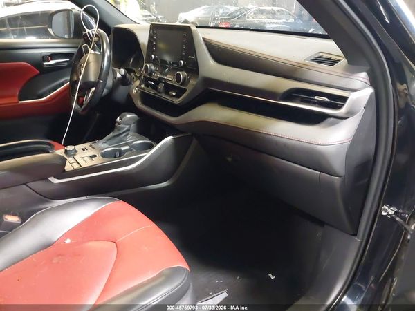 2022 TOYOTA HIGHLANDER XSE