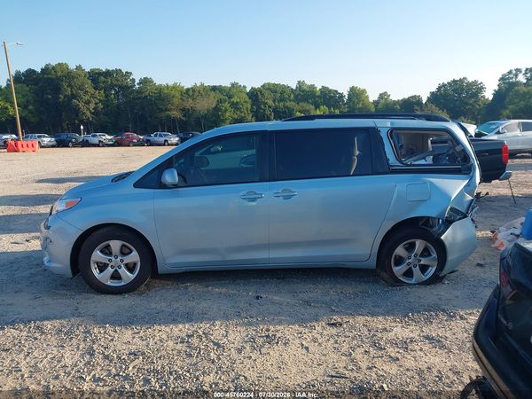 2016 TOYOTA SIENNA LE 8 PASSENGER