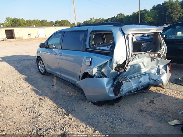 2016 TOYOTA SIENNA LE 8 PASSENGER