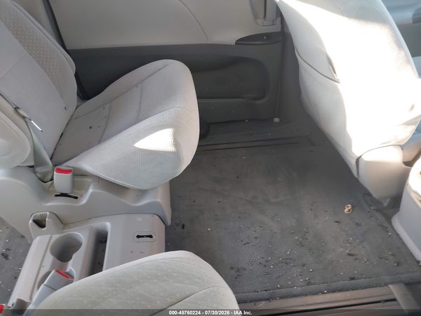 2016 TOYOTA SIENNA LE 8 PASSENGER
