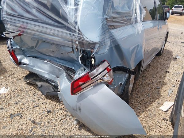 2016 TOYOTA SIENNA LE 8 PASSENGER