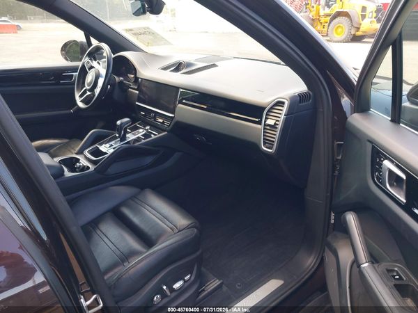 2019 PORSCHE CAYENNE