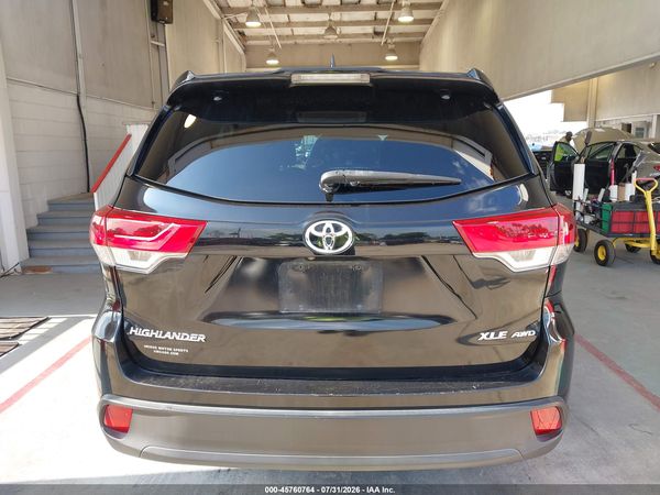 2018 TOYOTA HIGHLANDER XLE