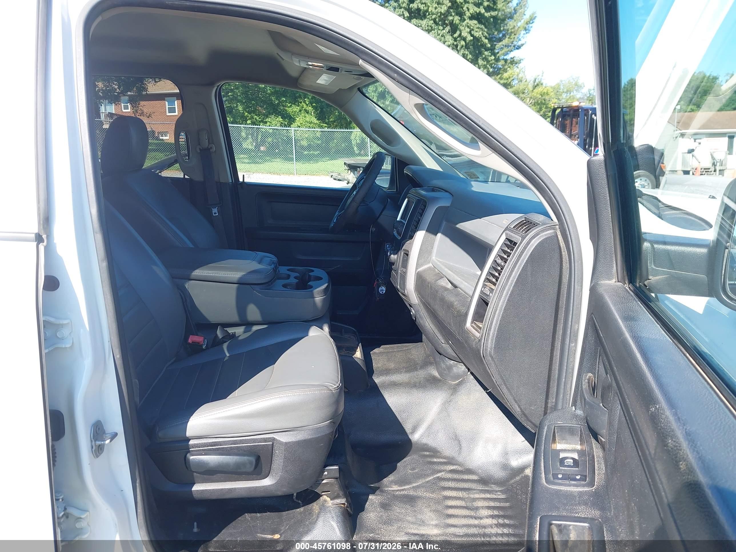 2020 RAM 1500 CLASSIC TRADESMAN  4X4 6'4 BOX