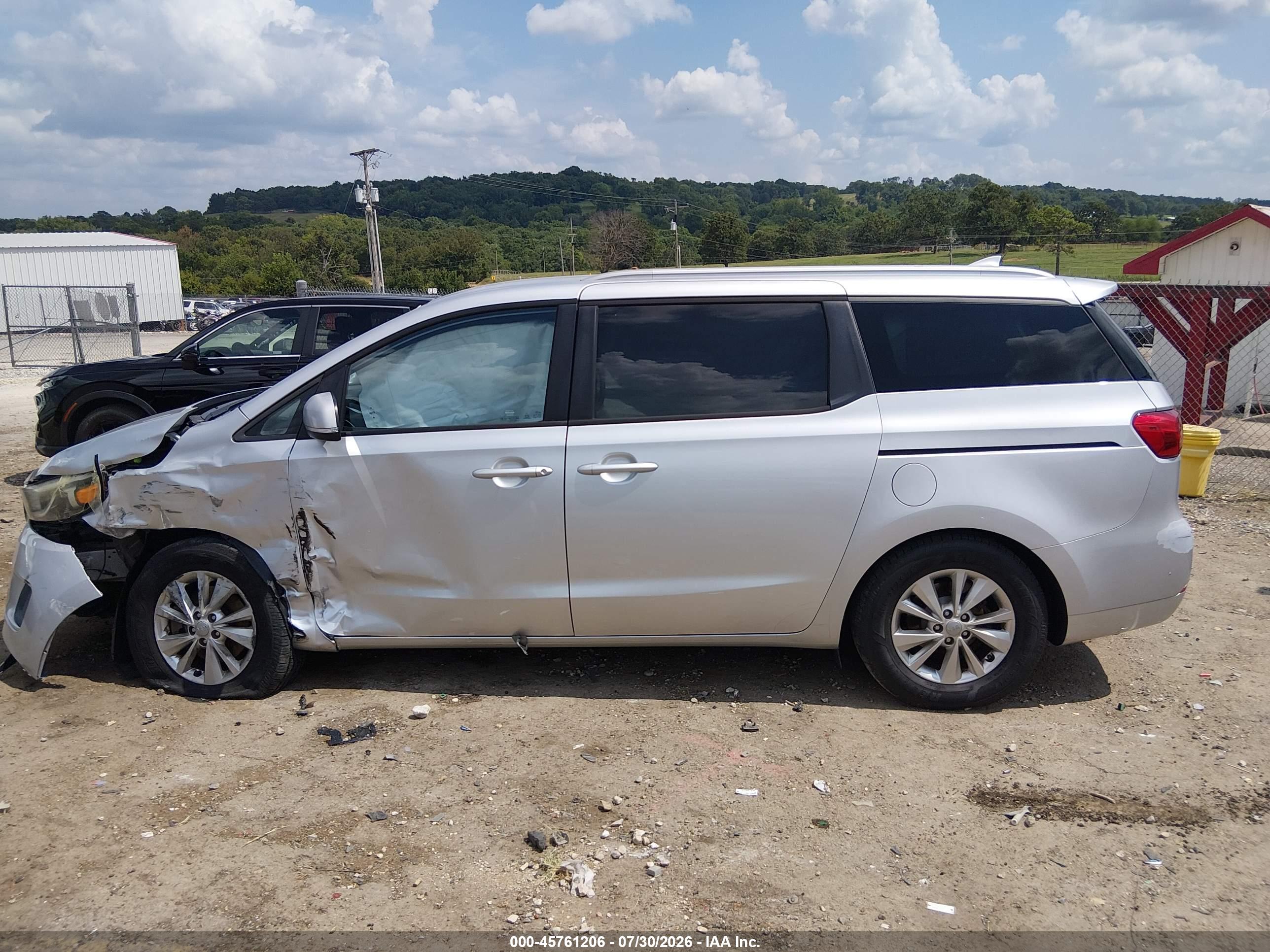 2016 KIA SEDONA LX