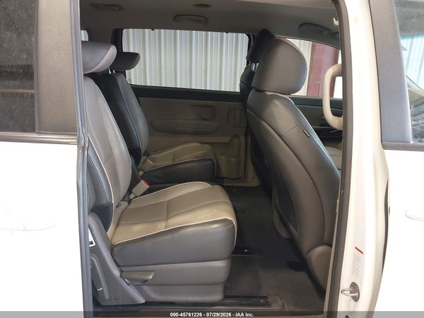2017 KIA SEDONA LX