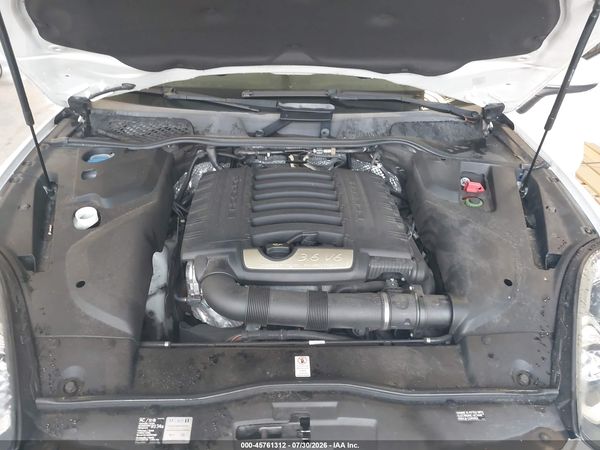 2016 PORSCHE CAYENNE