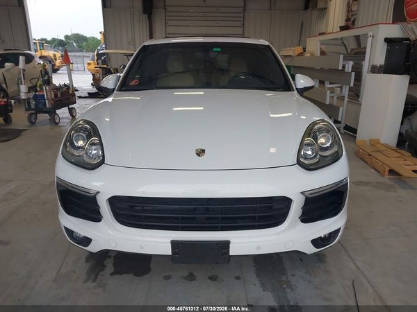 2016 PORSCHE CAYENNE
