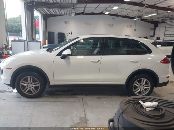 2016 PORSCHE CAYENNE