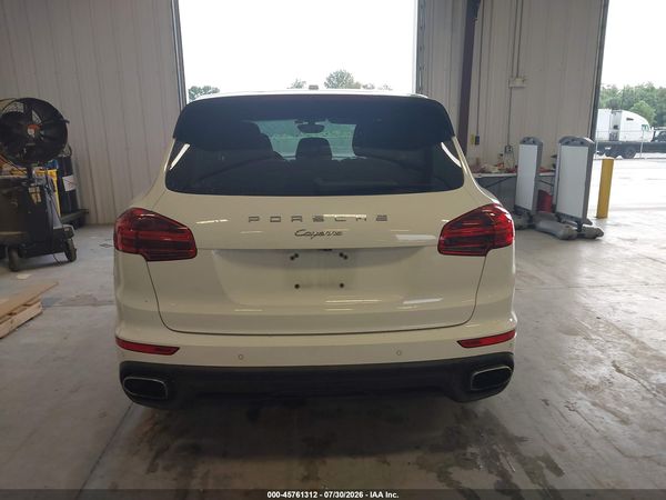 2016 PORSCHE CAYENNE