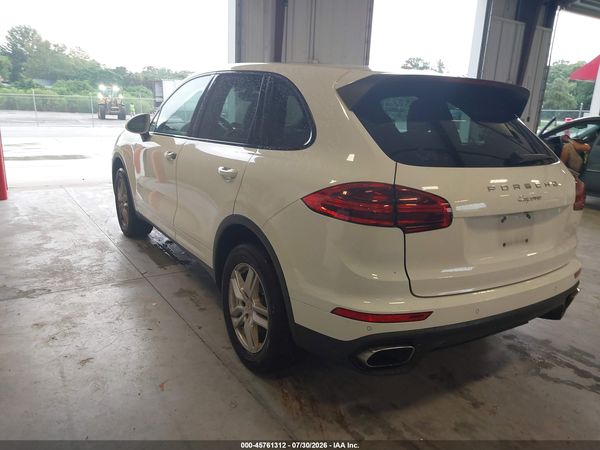 2016 PORSCHE CAYENNE