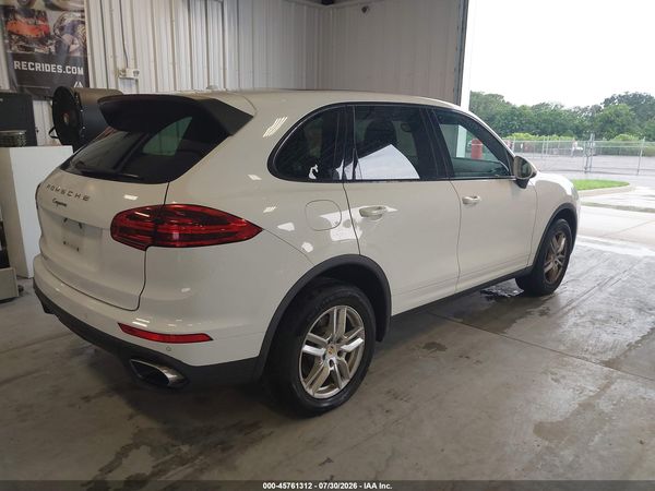2016 PORSCHE CAYENNE