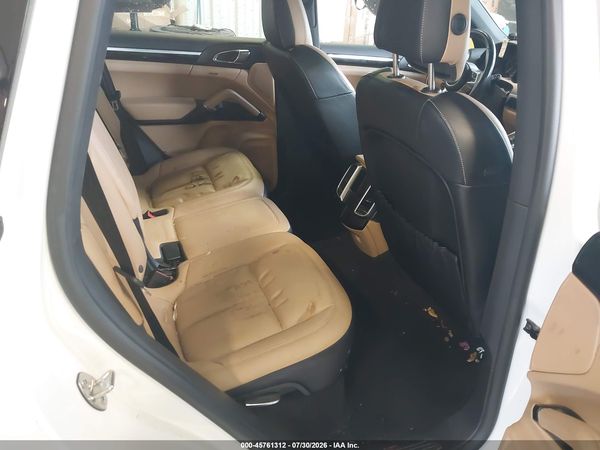 2016 PORSCHE CAYENNE