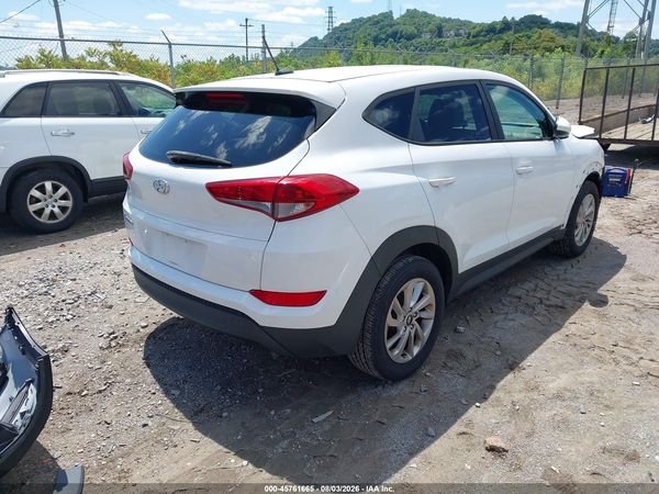 2017 HYUNDAI TUCSON SE