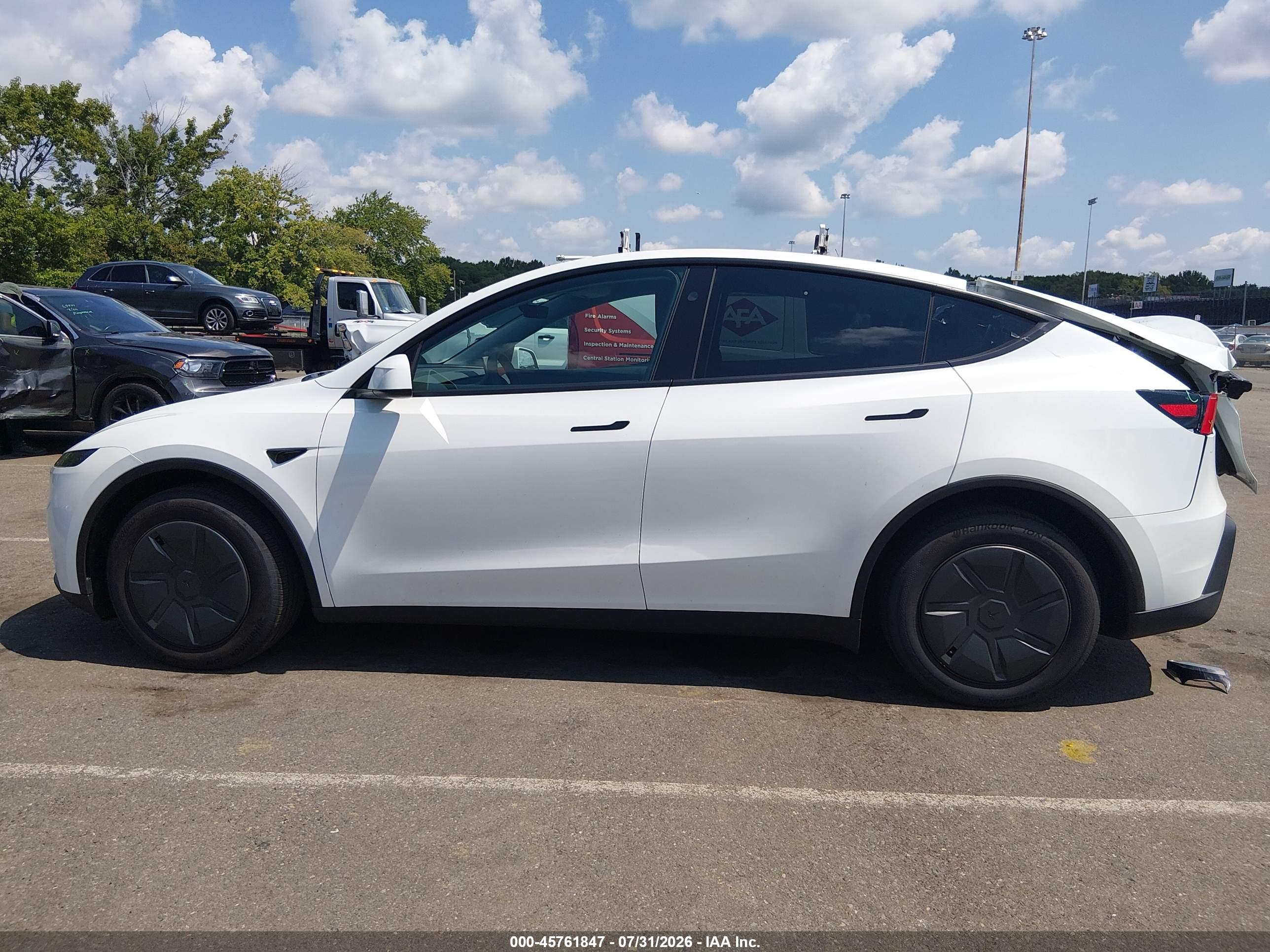 2026 TESLA MODEL Y