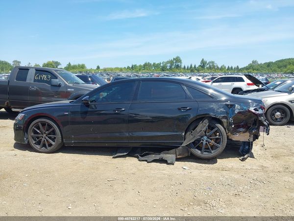 2022 AUDI A8