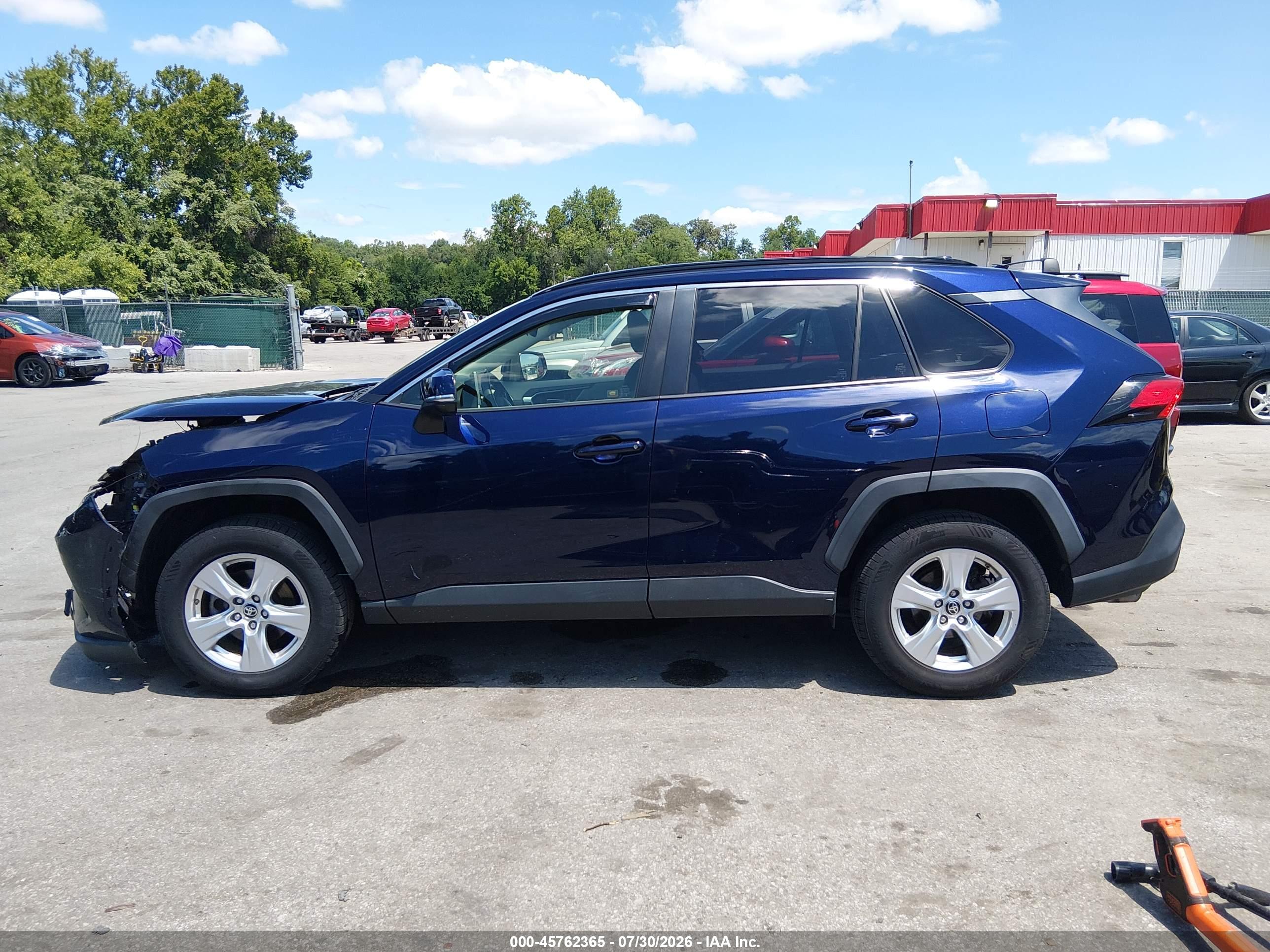 2019 TOYOTA RAV4 XLE