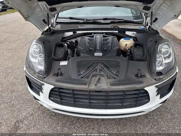 2015 PORSCHE MACAN S