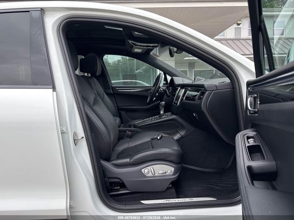 2015 PORSCHE MACAN S