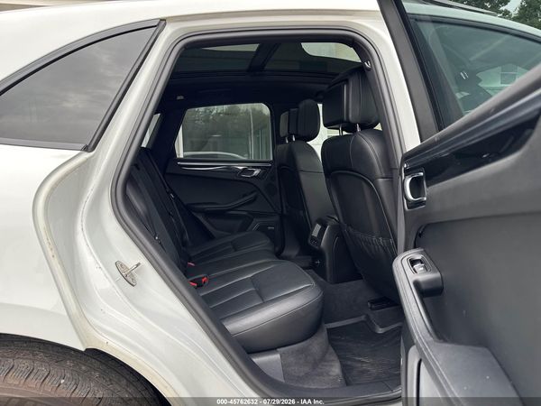 2015 PORSCHE MACAN S