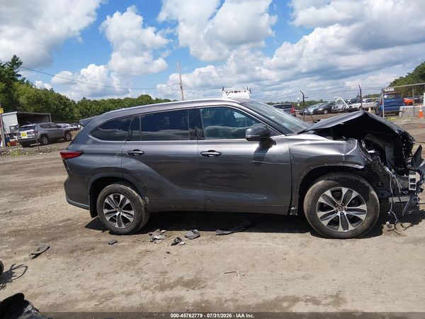 2021 TOYOTA HIGHLANDER XLE