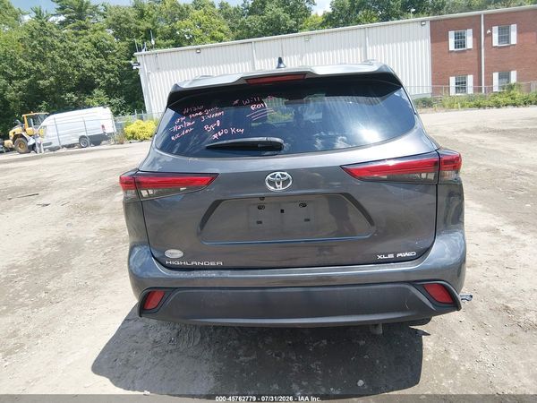 2021 TOYOTA HIGHLANDER XLE