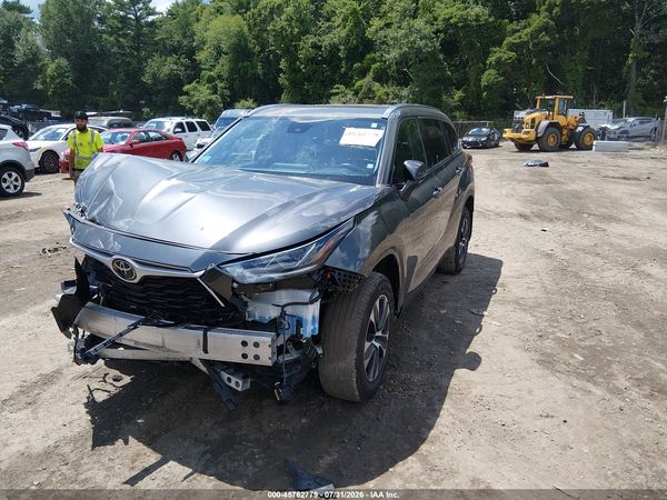 2021 TOYOTA HIGHLANDER XLE