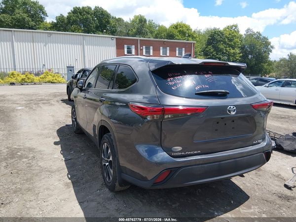 2021 TOYOTA HIGHLANDER XLE