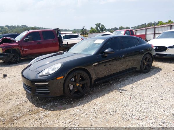 2014 PORSCHE PANAMERA 4
