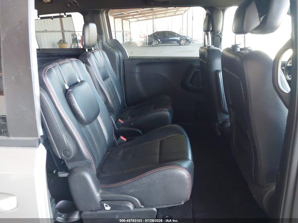 2015 DODGE GRAND CARAVAN R/T — I8