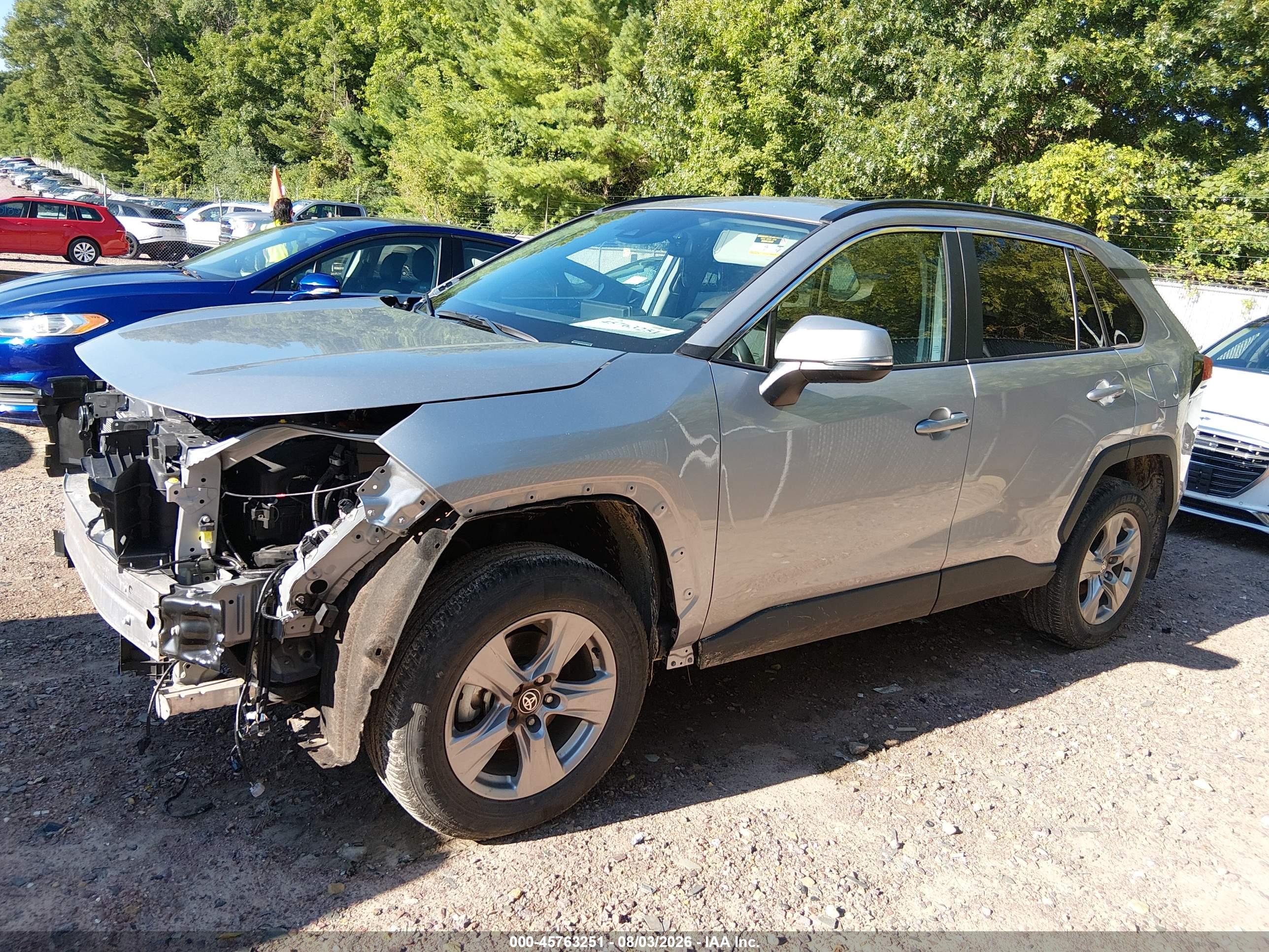 2025 TOYOTA RAV4 XLE