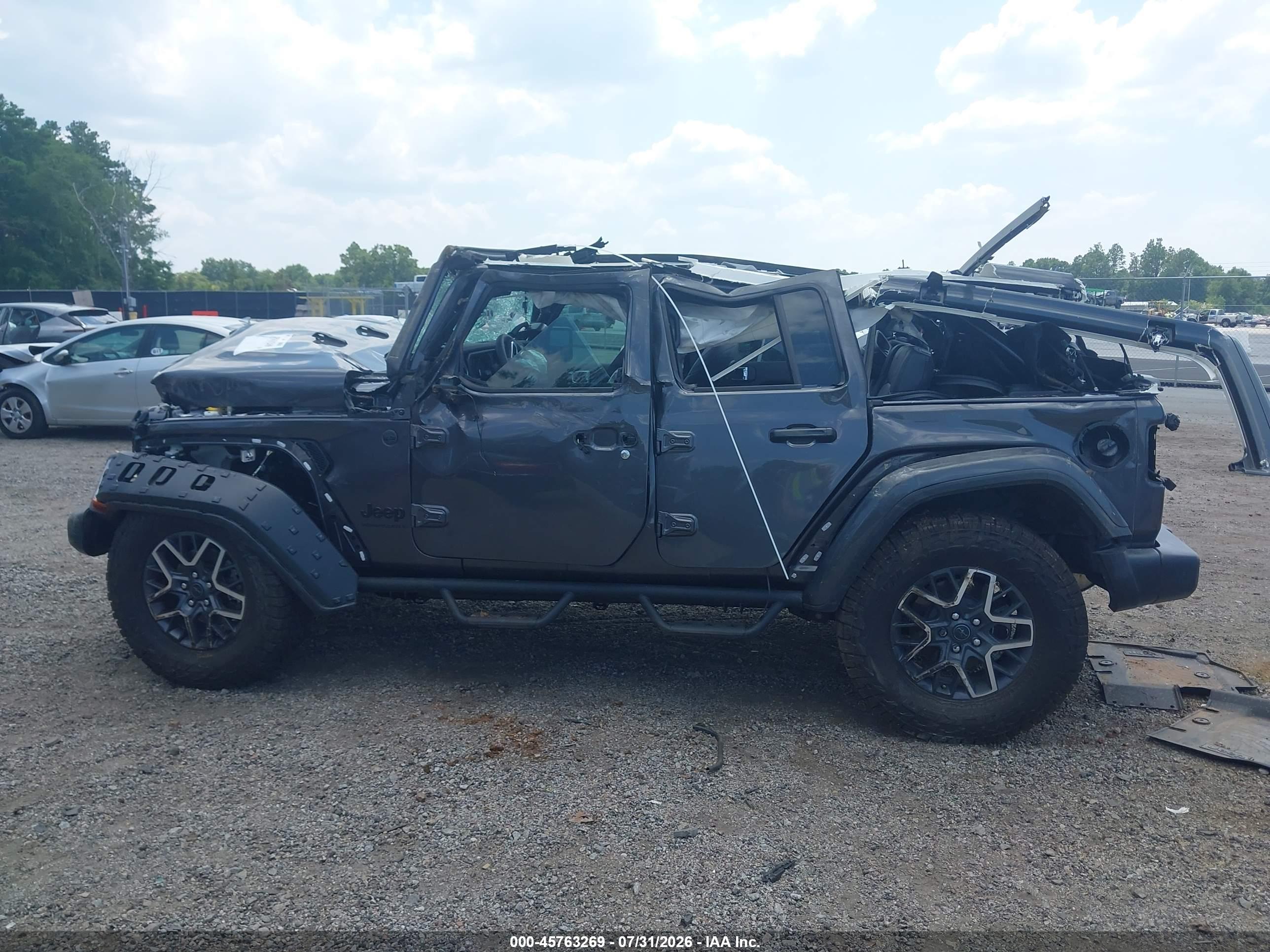 2025 JEEP WRANGLER 4-DOOR SAHARA 4X4