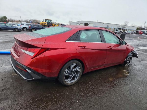 2024 HYUNDAI ELANTRA